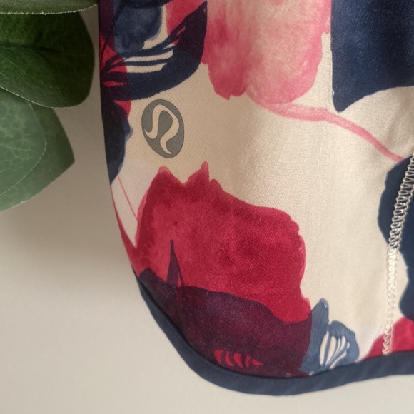 Lululemon Run: Speed Short size 6 
Inky Floral Ghost Inkwell Bumble Berry - Picture 10 of 12